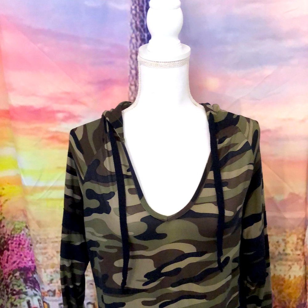 V neck Camo long sleeve, hooded front pocket dress